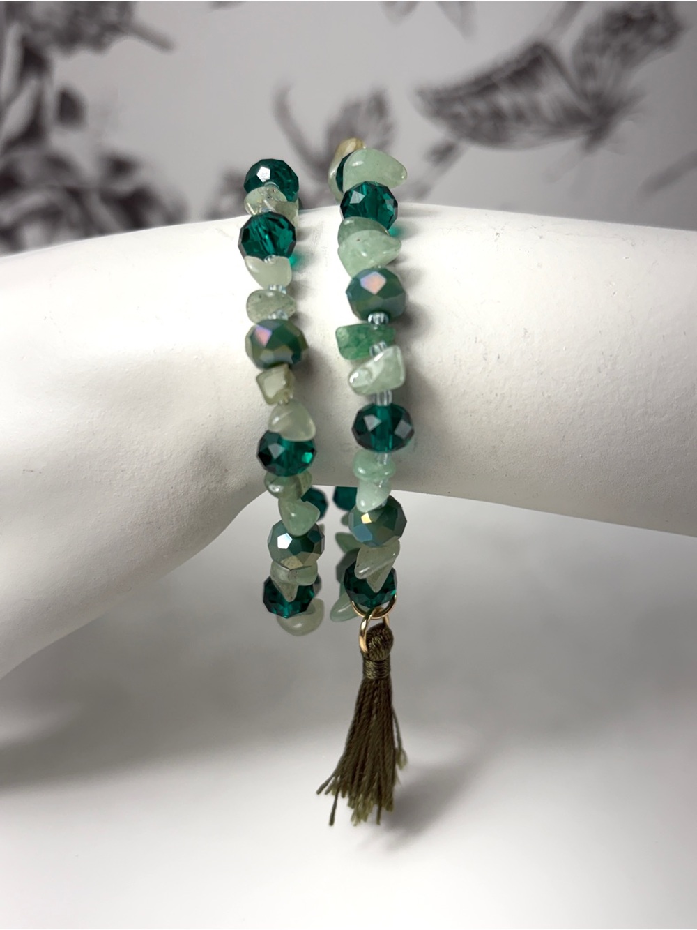 Green Aventurine Tumbled Crystal Chip & Faceted Iridescent Bead 2pc Bracelet Set